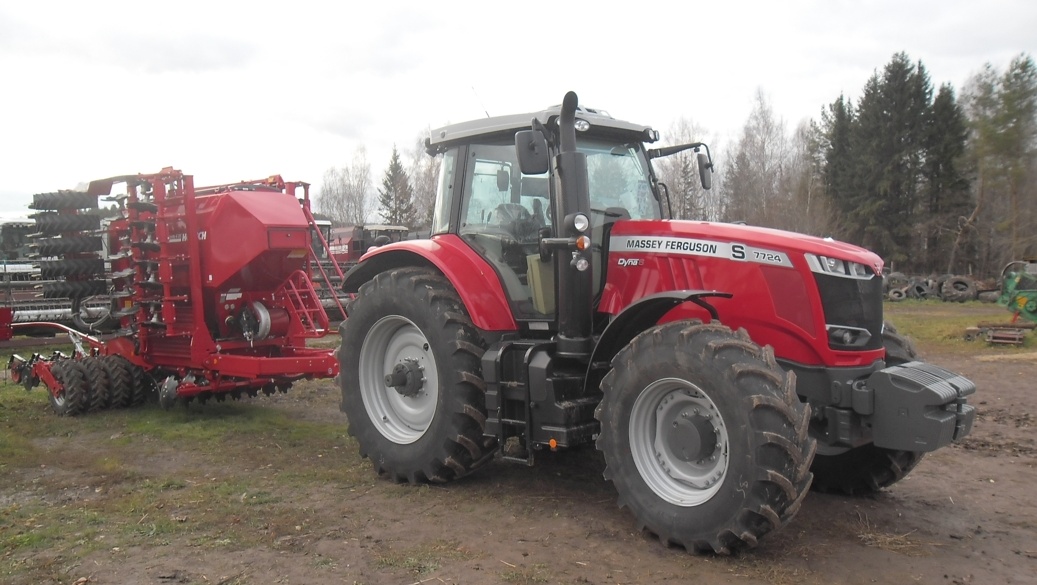 В колхозе «Первое Мая» обновляется парк сельхозтехники