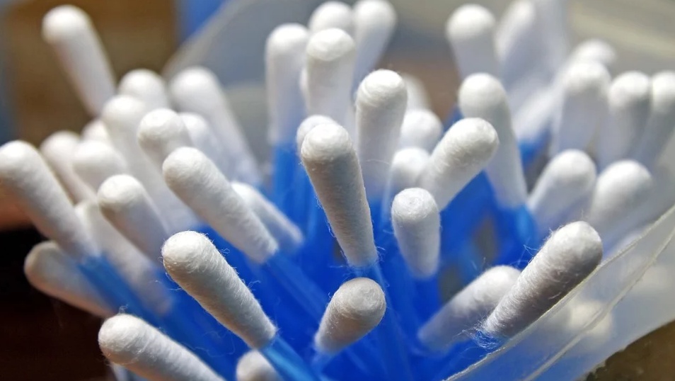 Greenpeace России хочет добиться запрета производства ватных палочек