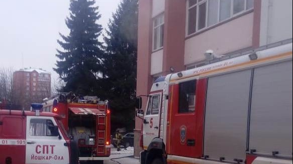 В Йошкар-Оле загорелся гостиничный комплекс
