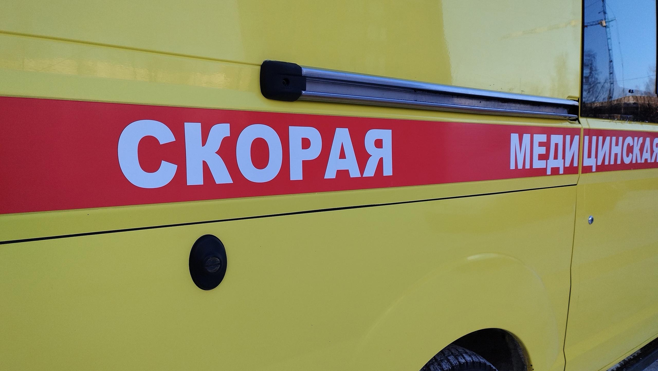 В Параньге Toyota наехала на свою хозяйку