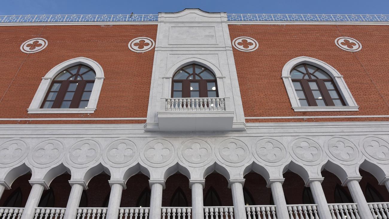 В Йошкар-Оле временно будет закрыта парковка у Дома дружбы народов