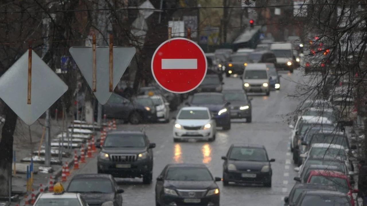 Опасный челлендж: в Йошкар-Оле дети бросаются под колёса автомобилей