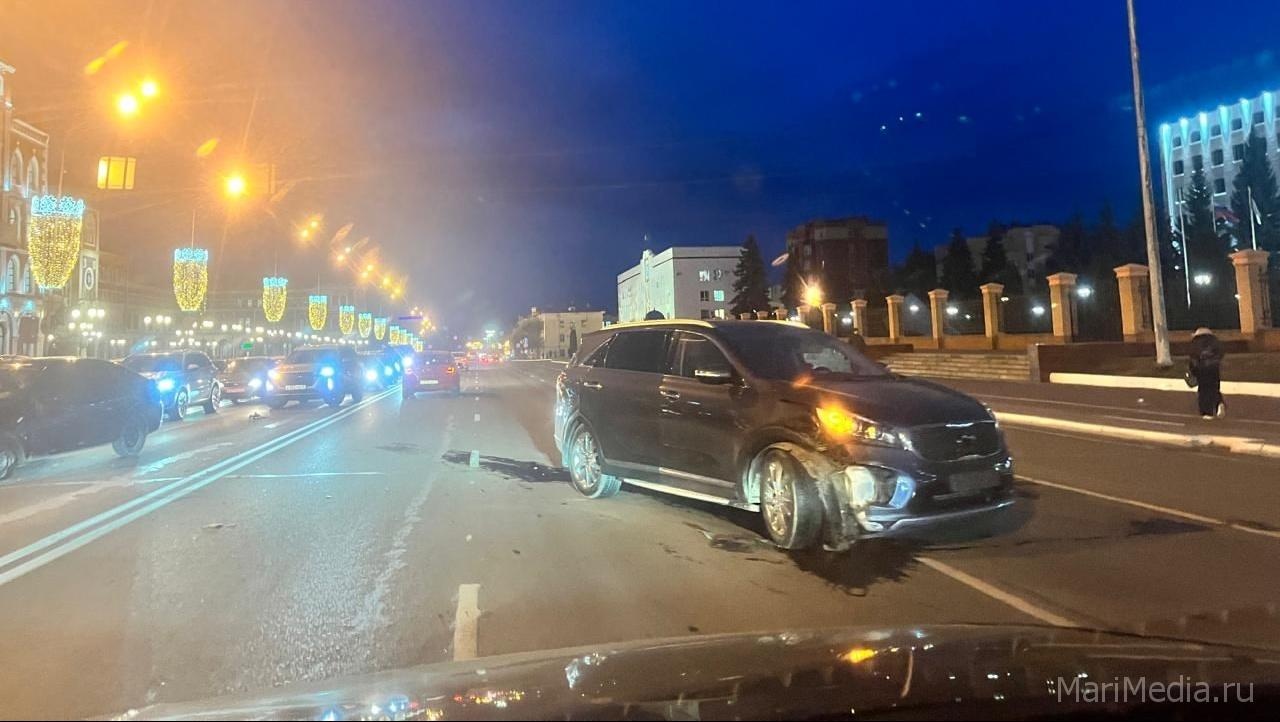 В Йошкар-Оле Ленинский проспект стоит в пробке