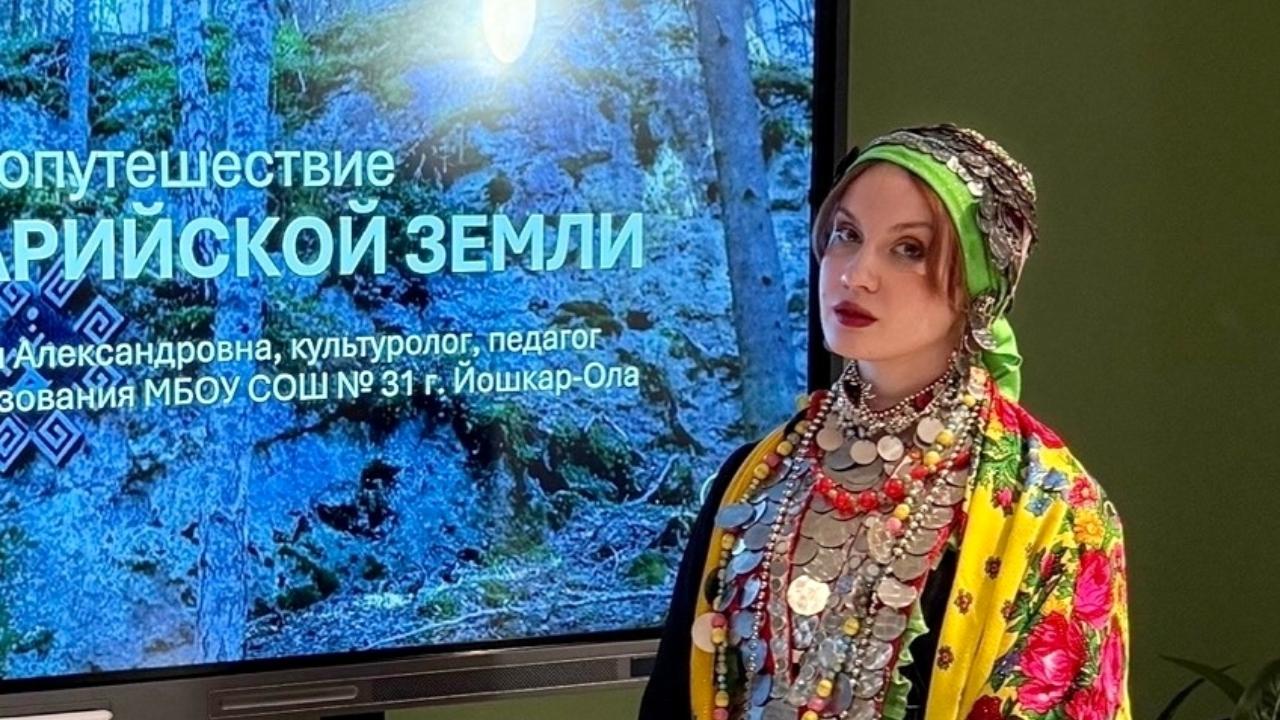 Педагог из Йошкар-Олы провела в Нижнем Новгороде МК в этническом стиле