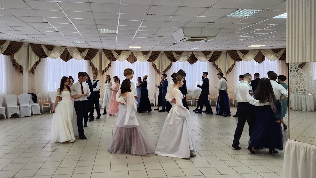 В посёлке Медведево прошёл Сретенский бал