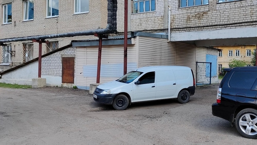 В Йошкар-Оле водитель Lada Largus совершил наезд на 19-летнюю девушку