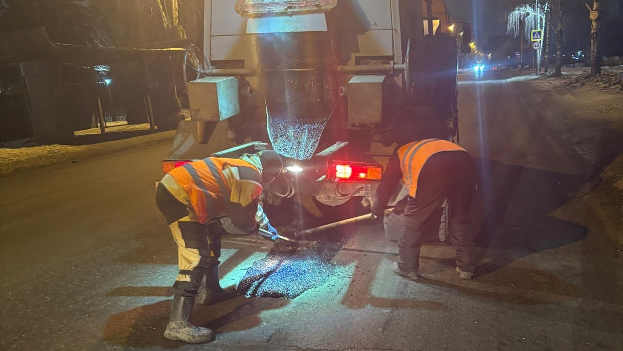 В Йошкар-Оле по ночам ремонтируют дороги