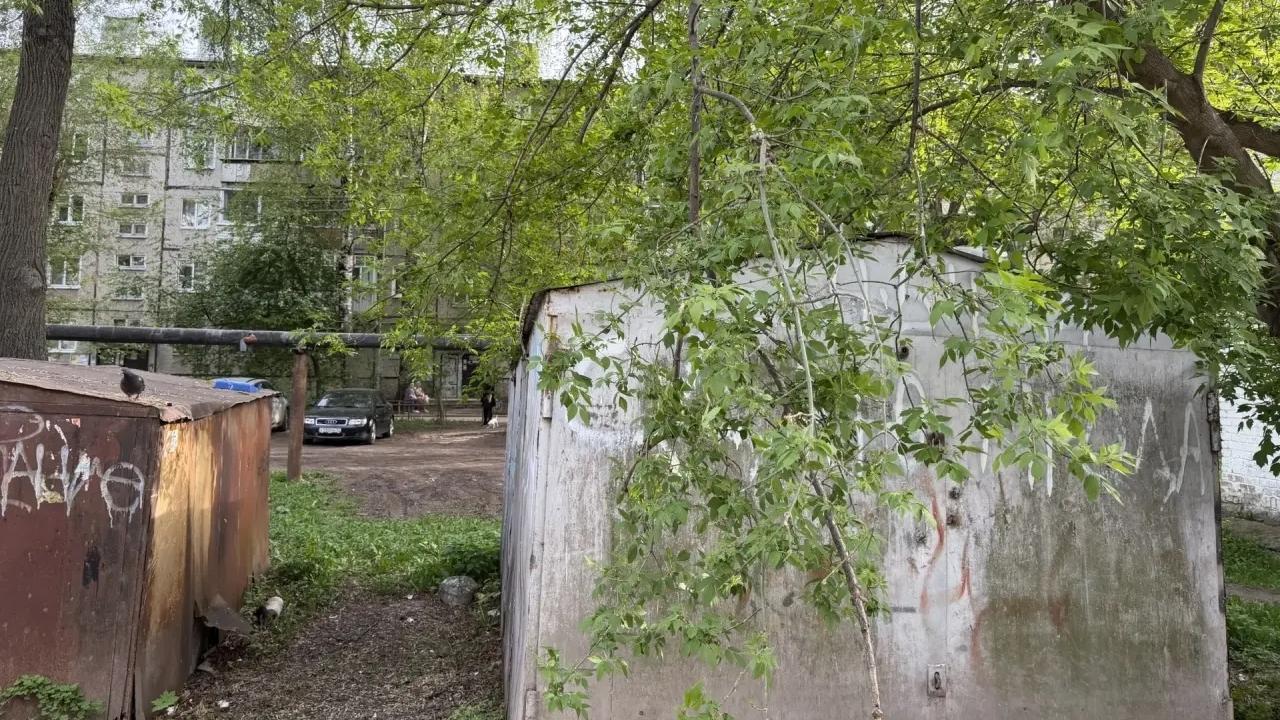 Антон Трудинов поручил разобраться с гаражами в одном из дворов Йошкар-Олы