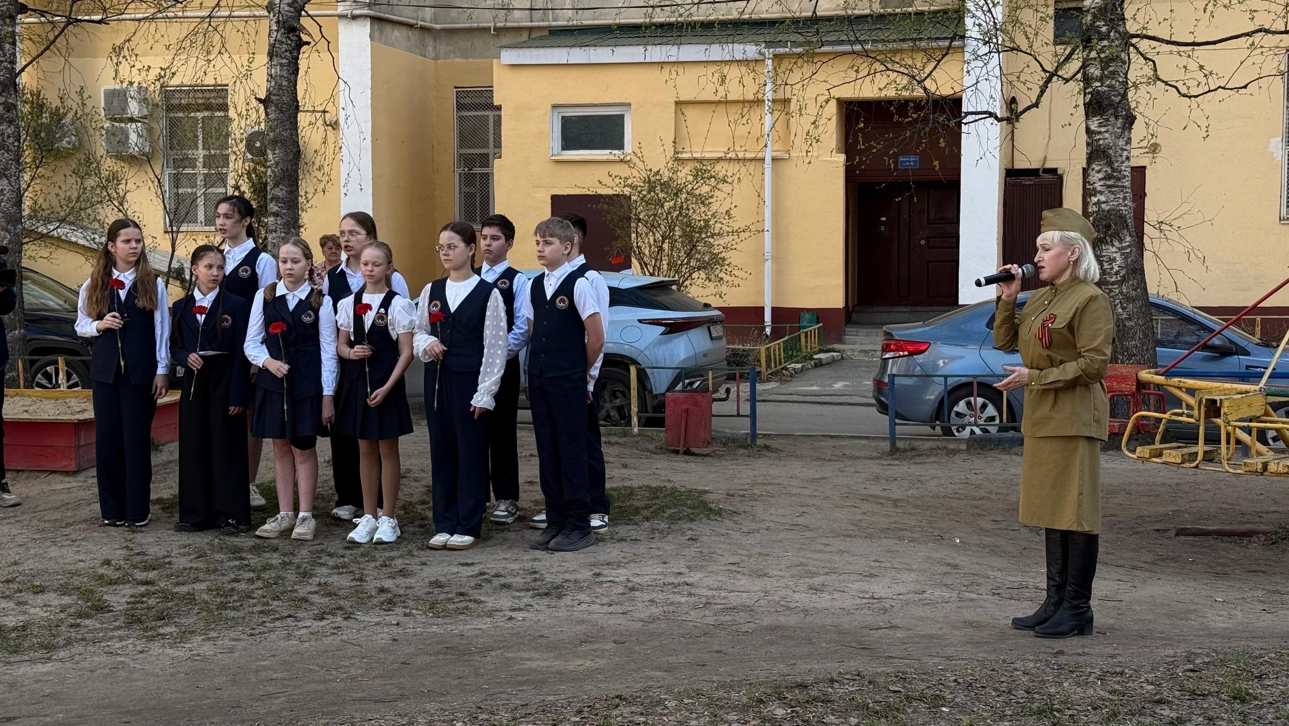 В Йошкар-Оле «фронтовые бригады» поздравляют ветеранов с наступающим Днём Победы
