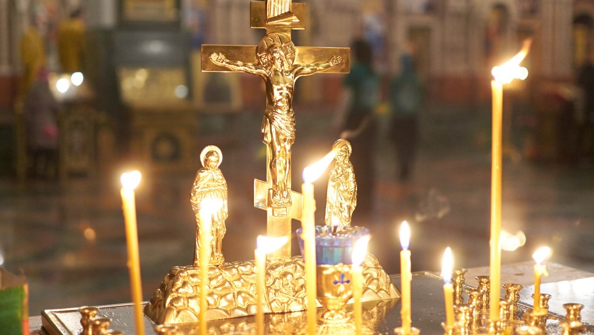 Православные верующие вступили в Рождественский пост