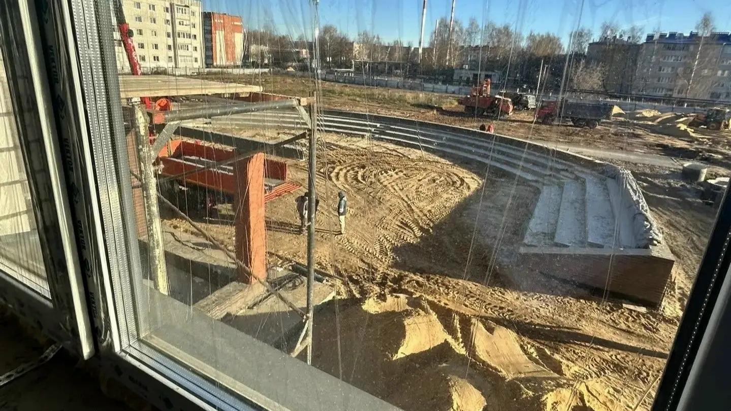 В новой школе в микрорайоне 9А в Йошкар-Оле завершают амфитеатр