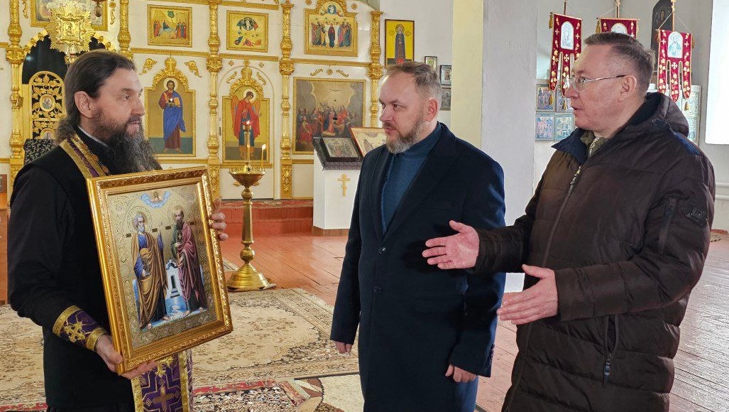 Марий Эл отправила в Куйбышевский округ флаги, книги и икону