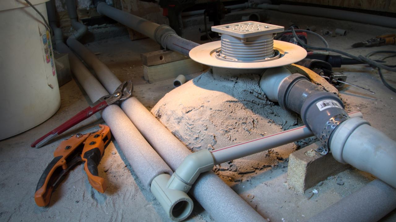 В Новом Торьяле устраняют последствия коммунальной аварии