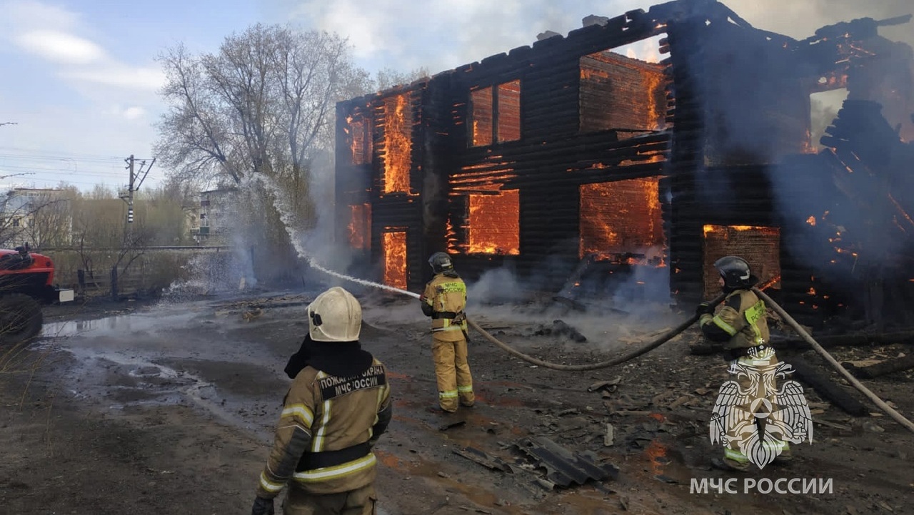 В Волжске неизвестные подожгли двухэтажный дом