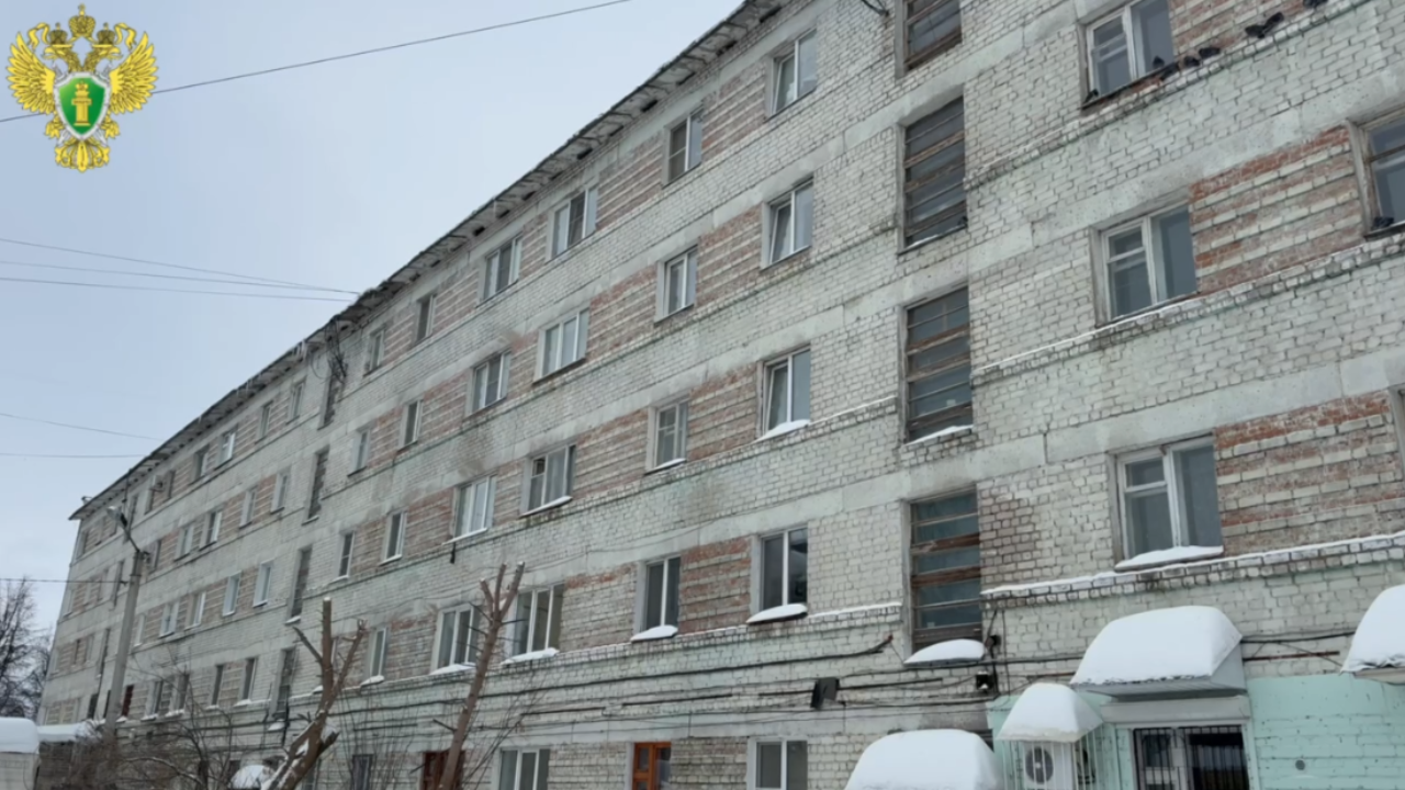 В Йошкар-Оле в сгоревшей квартире обнаружили тела трёх человек с ножевыми ранениями