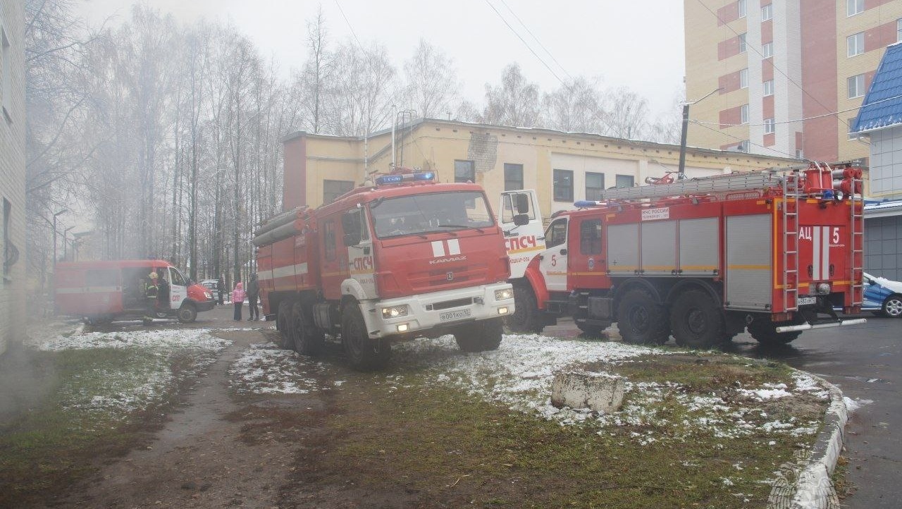 В Йошкар-Оле горел подвал жилого дома