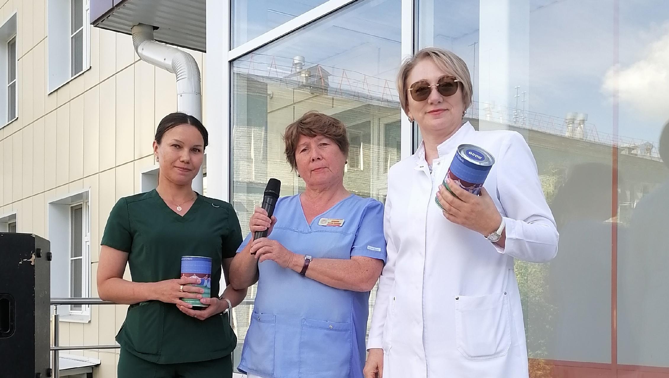 Лучшим неонатологам в Йошкар-Оле вручили шапочки «детского доктора»