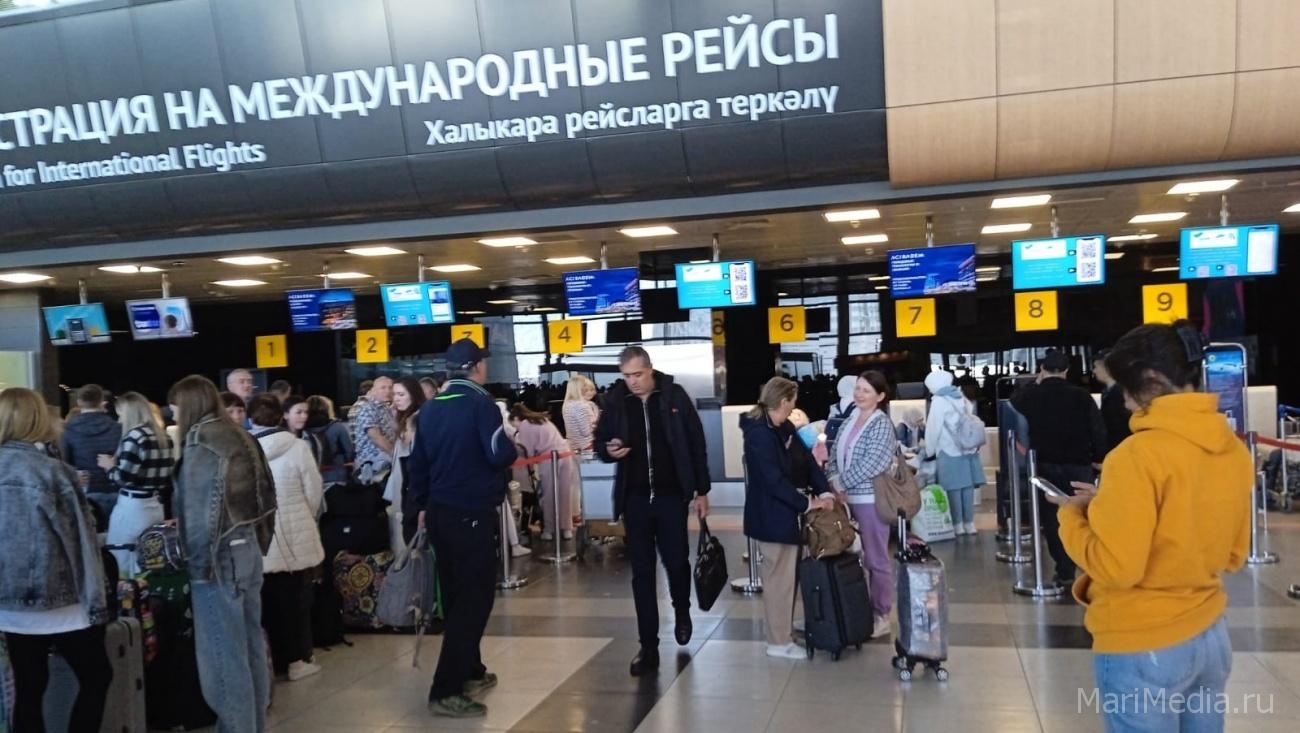 В аэропорту Казани вновь приостановили авиарейсы