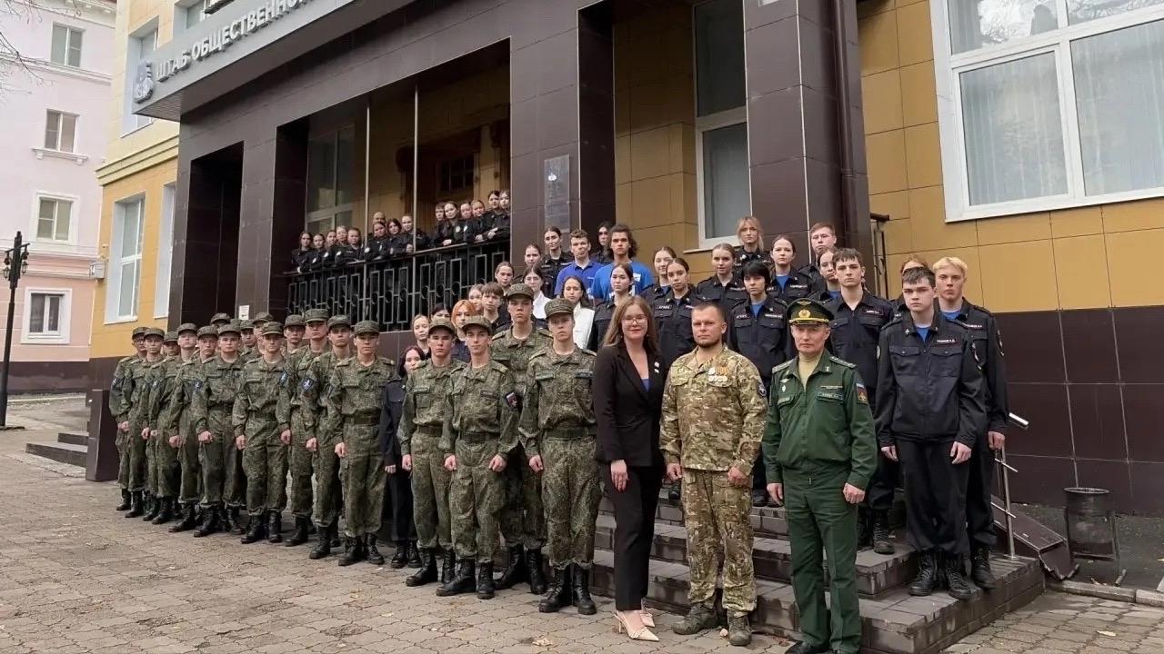 В Йошкар-Оле на МК по окопным свечам к студентам пришёл ветеран СВО 