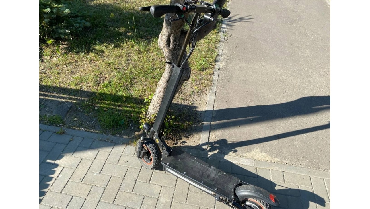 В Йошкар-Оле две девочки на электросамокате наехали на ребёнка