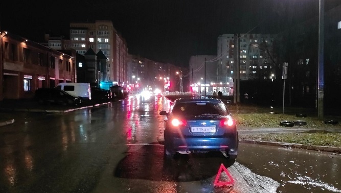 В Йошкар-Оле женщина-пешеход попала в ДТП, нарушив правила дорожного движения