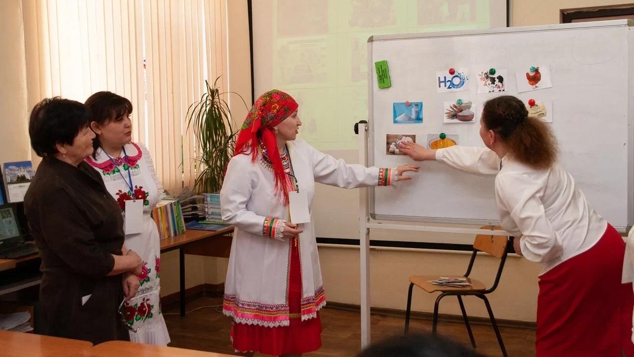 Лучший учитель марийского языка работает в Солнечном 