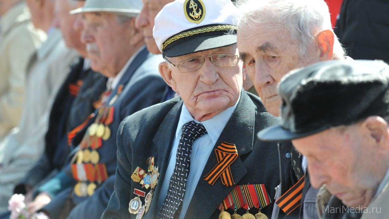 Госдума приняла закон об увеличении пенсии ветеранам ВОВ