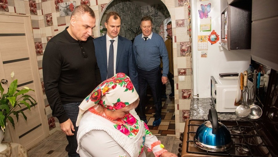 В Новоторъяльском районе на год раньше запустили новый межпоселковый газопровод