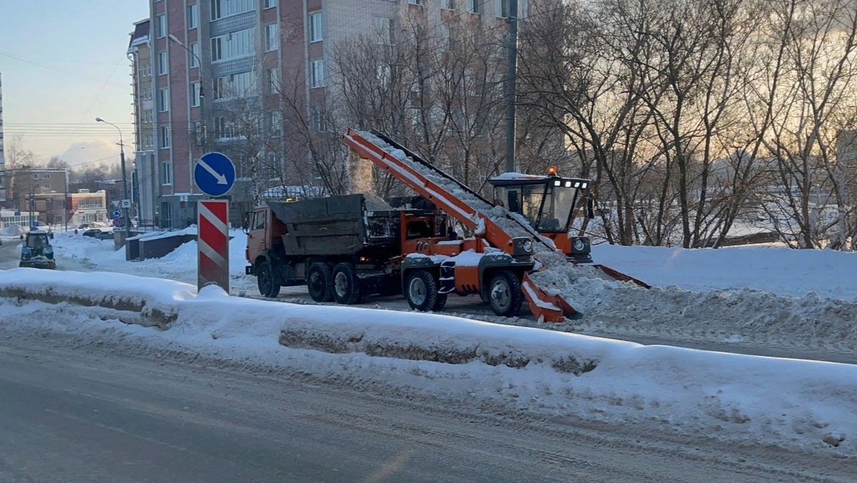 Техника Минтранса задействована в уборке снега в Йошкар-Оле