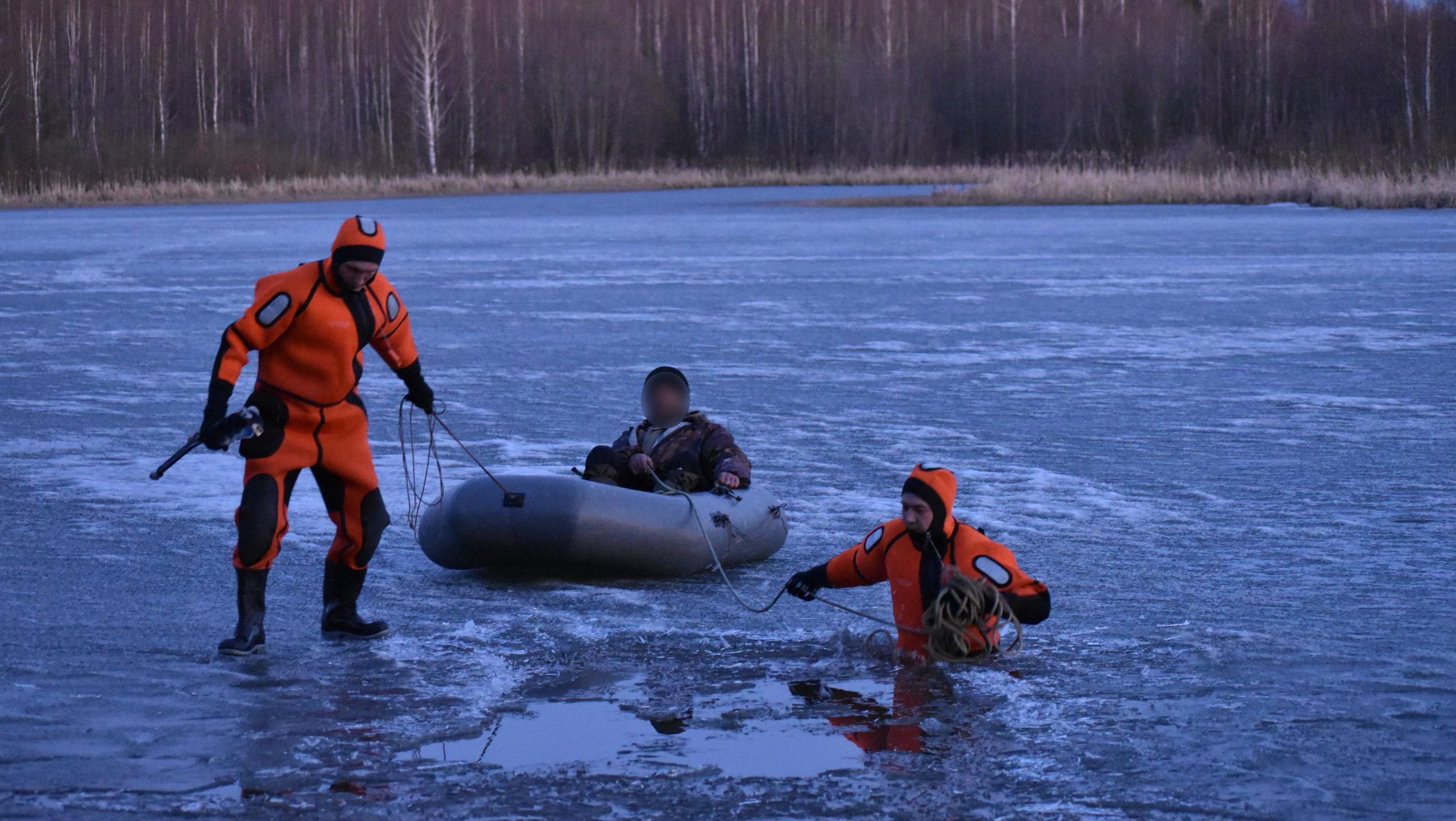 Спасатели Марий Эл предупреждают о смертельной опасности подлёдной рыбалки