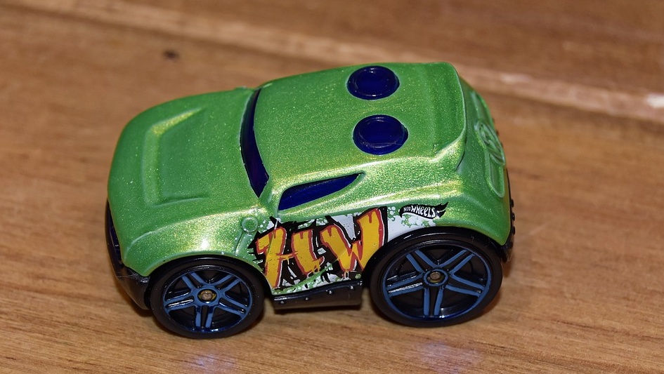 Жительница Марий Эл вместо дорогих игрушек получила дешевые машинки