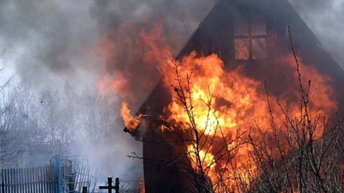 В Марий Эл горели гараж, баня и автомобиль