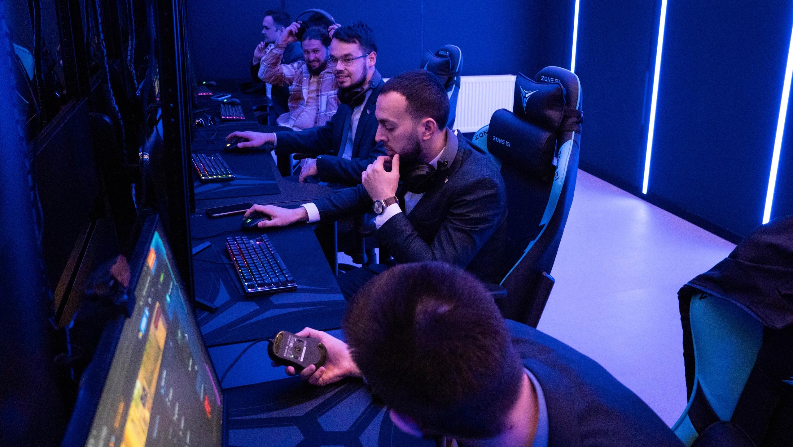 Молодые парламентарии ПФО посетили фиджитал-центр в Йошкар-Оле