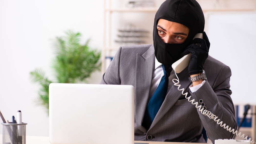 Две жительницы Йошкар-Олы инвестировали в карман мошенникам почти 2,4 млн рублей