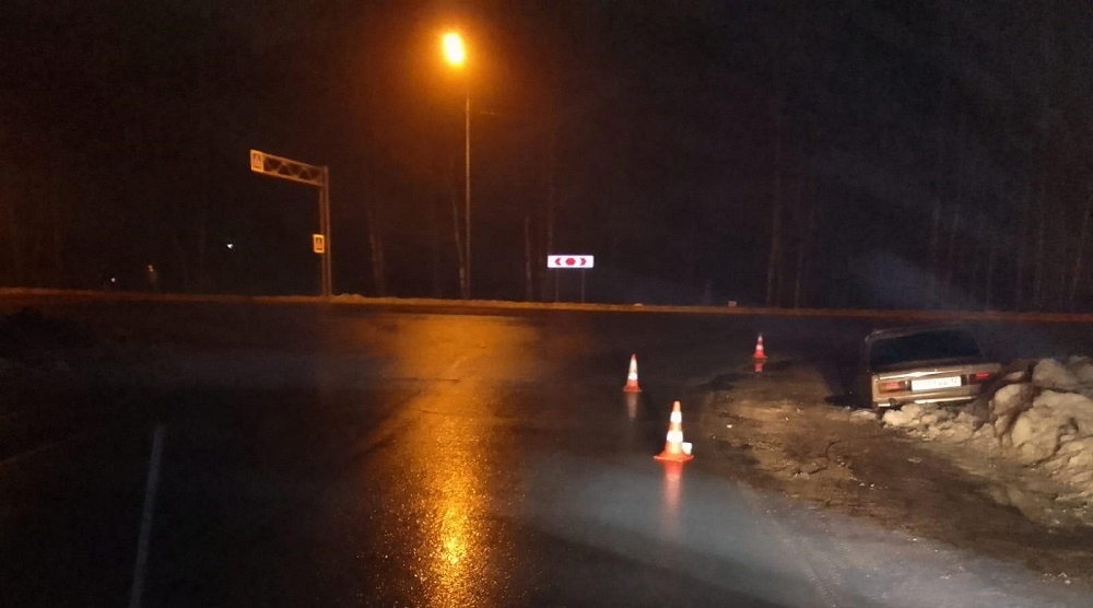 В Медведевском районе водитель не справился с управлением и машина съехала в кювет