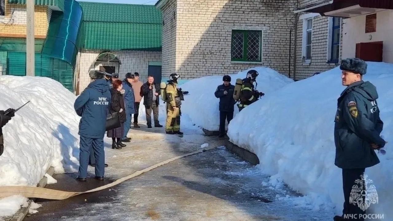  В библиотеке посёлка Сернур тушили условный пожар