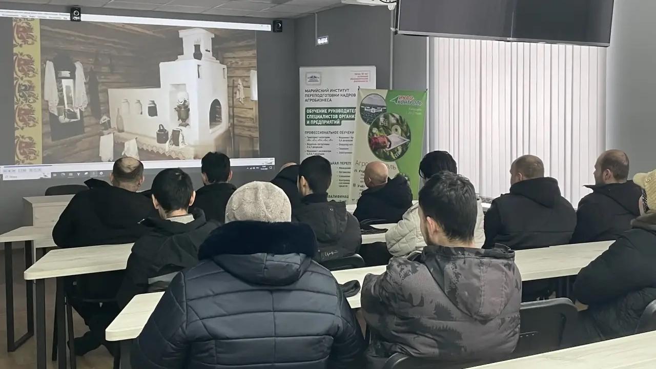 Иностранцам в Йошкар-Оле прочитали лекцию о законах и русской культуре 