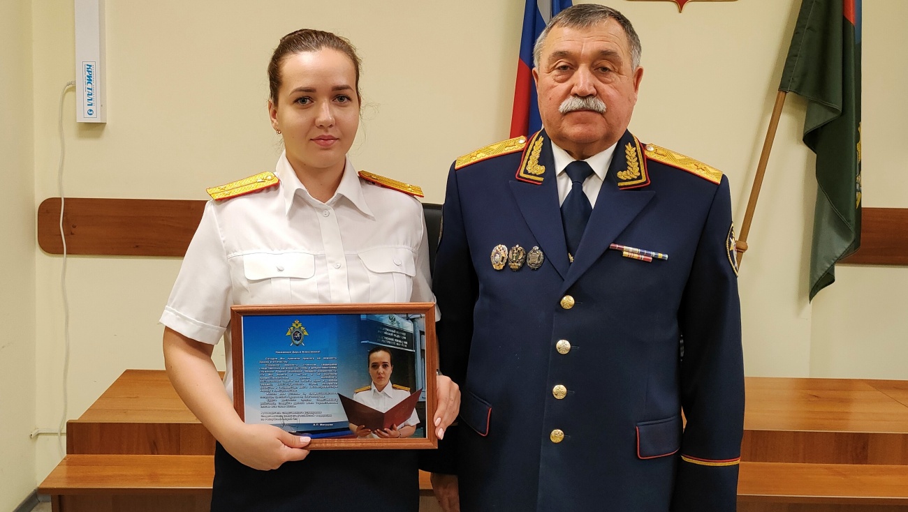 Выпускницу Санкт-Петербургской академии СКР ждут в Звенигово