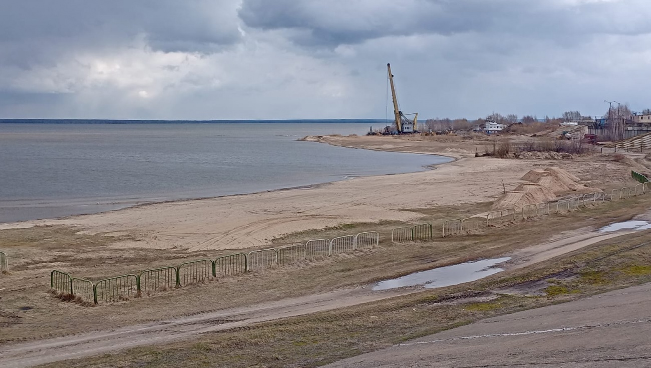 В Козьмодемьянске приступили к благоустройству пляжа
