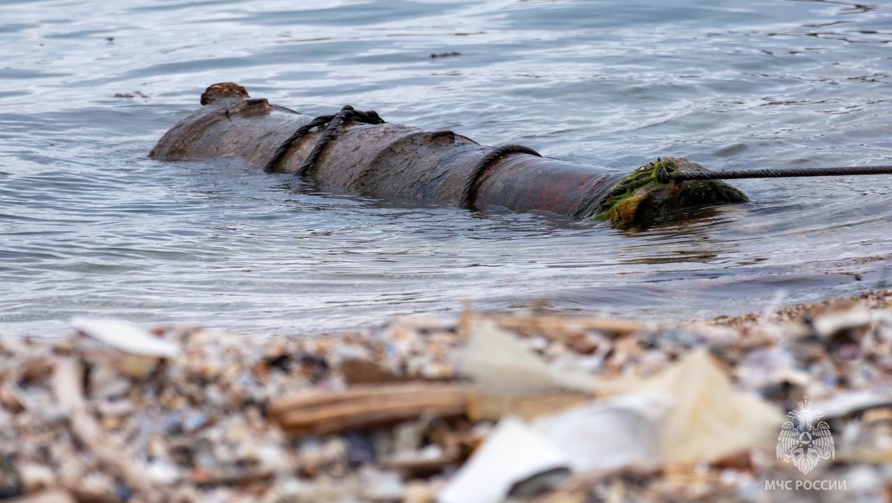В Севастополе с морского дна подняли пушку XIX века