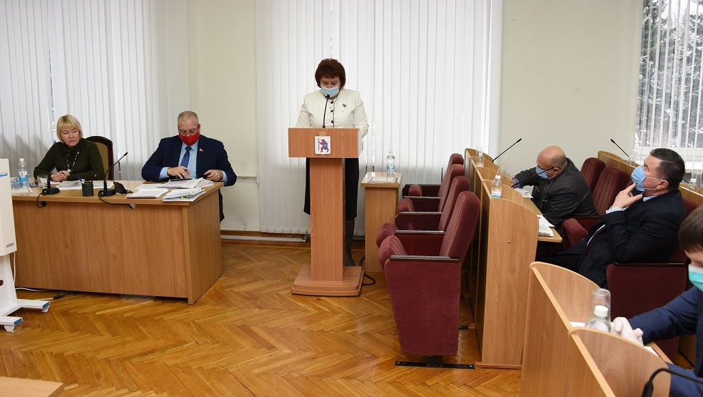 Депутаты Госсобрания предложили перевести учеников начальных и 11 классов на очное обучение