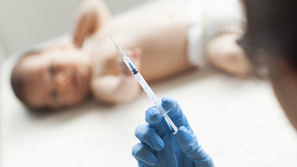 Медики объяснили, зачем малышам прививки против туберкулёза