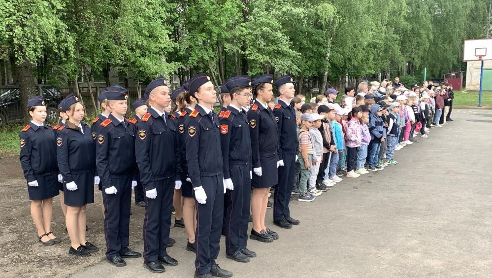 В двух пришкольных лагерях Йошкар-Олы открылись смены юных инспекторов движения