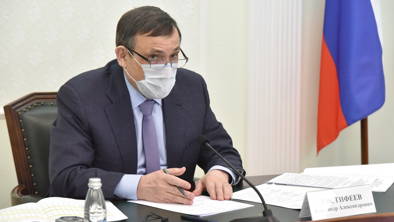 Александр Евстифеев поручил строго соблюдать график работ при строительстве объектов в рамках нацпроектов