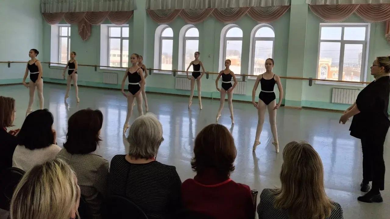 Хореографы Марий Эл обмениваются опытом на Всемарийском форуме