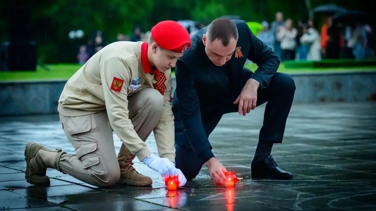 Сегодня в 4 часа жители Йошкар-Олы зажгли «Свечу памяти»