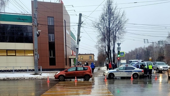 В Йошкар-Оле иномарка на «зебре» сбила 43-летнюю женщину
