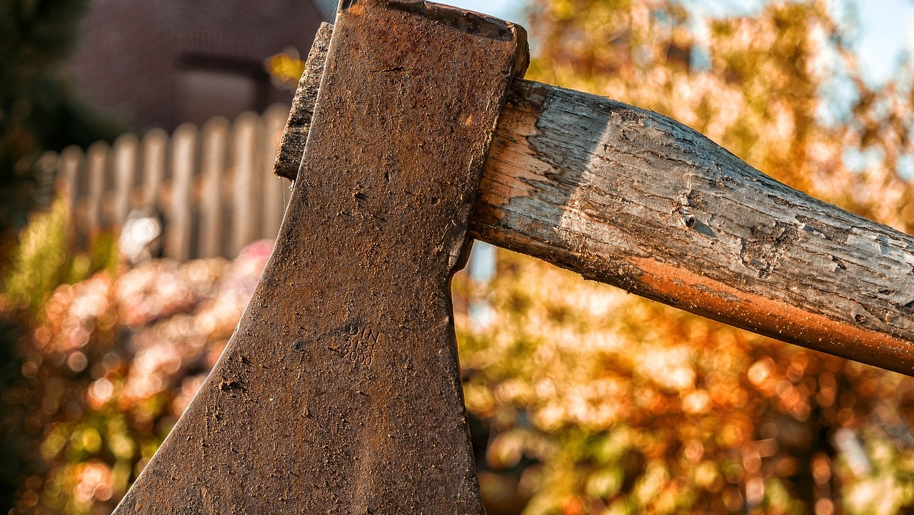 В Бурятии девятиклассник напал с топором на учеников 7 класса