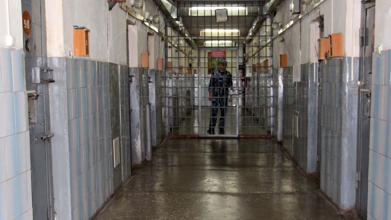 Майор полиции лишился погон и оказался за решёткой за взяточничество