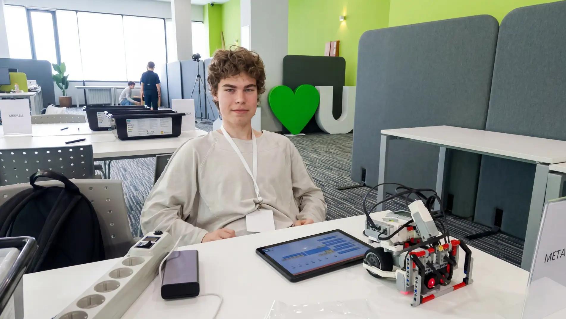 Лицеист из Йошкар-Олы победил на робототехнической олимпиаде в Татарстане